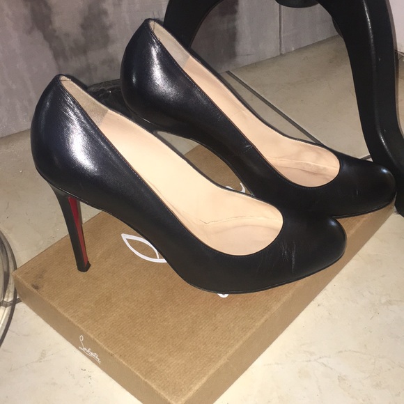 Christian Louboutin Shoes - Christian Louboutin simple 100 black leather pumps